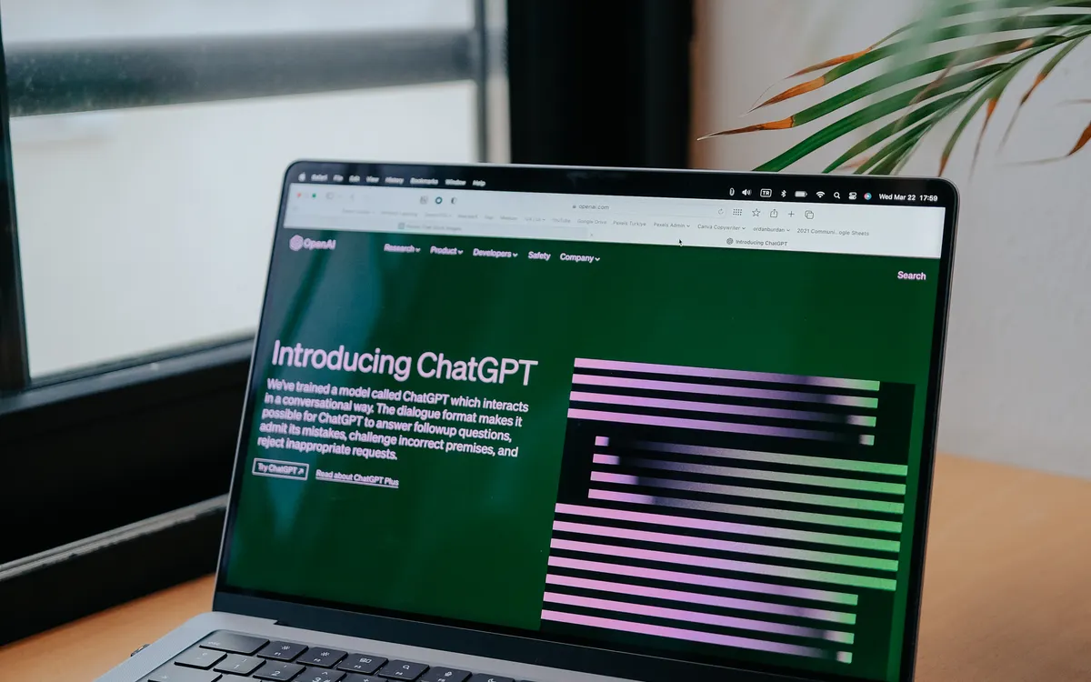 Interfaz digital abierta en la pantalla de un ordenador portátil
